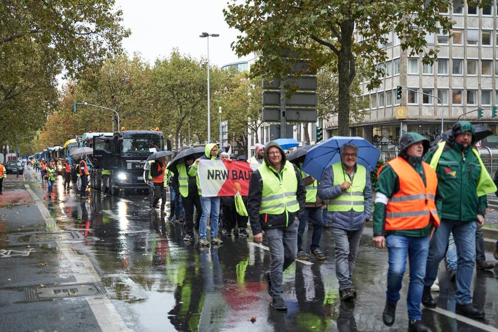 Demonstration gegen die Rohstoffabgabe vor dem Landtag NRW